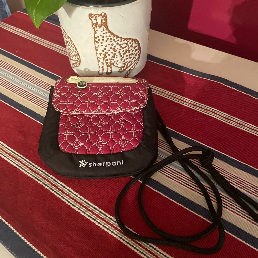 Sherpani purse